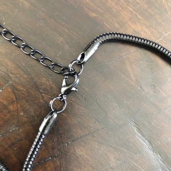 Black and Gold Tassel Pendant Necklace - Picture 4 of 6